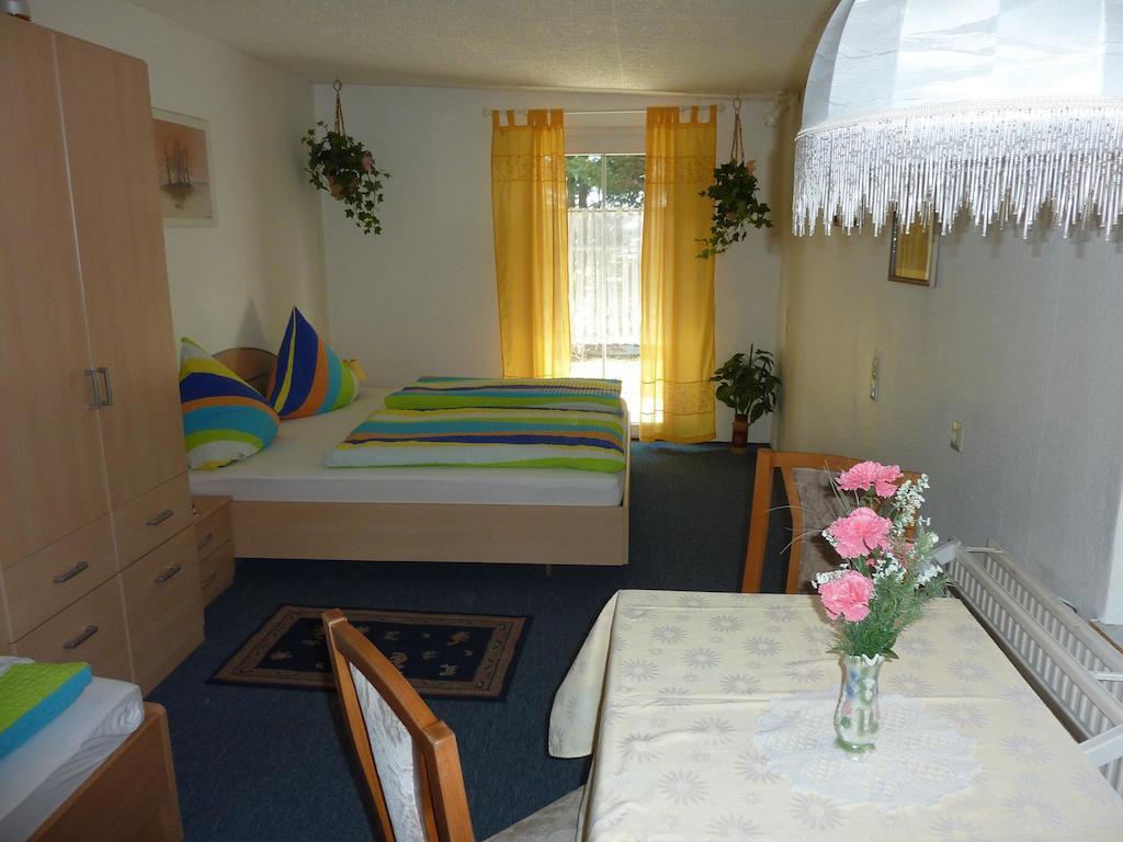 Pension Münch Am Anger Neuseusslitz Habitación foto